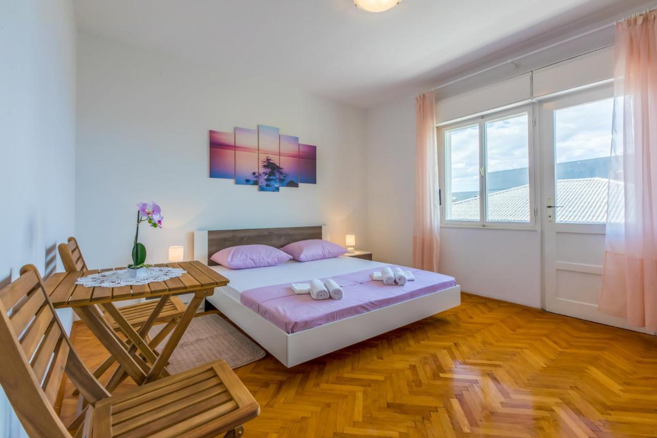 Azur Novi Vinodolski Bagian luar foto