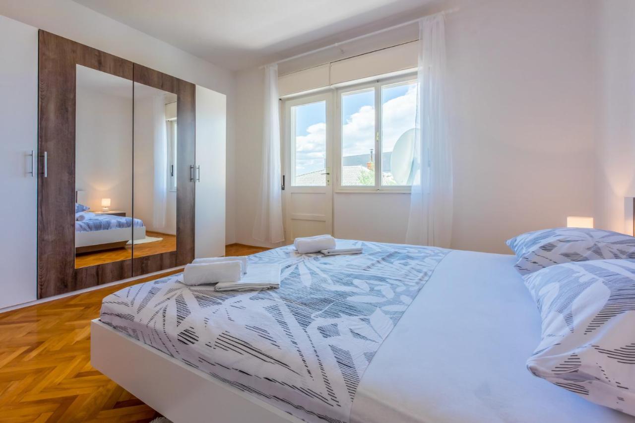 Azur Novi Vinodolski Bagian luar foto