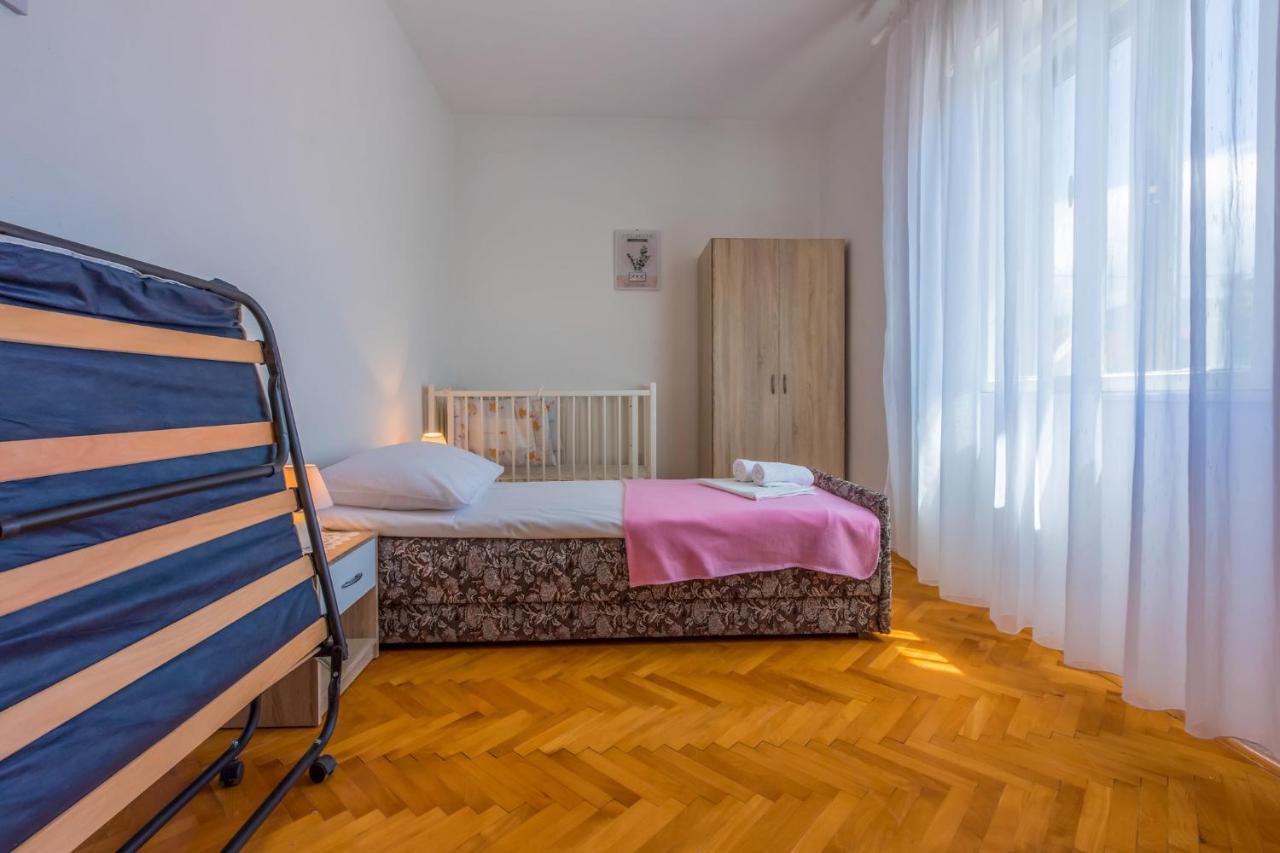 Azur Novi Vinodolski Bagian luar foto
