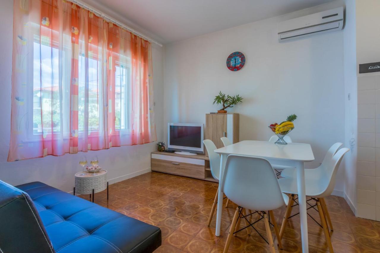 Azur Novi Vinodolski Bagian luar foto