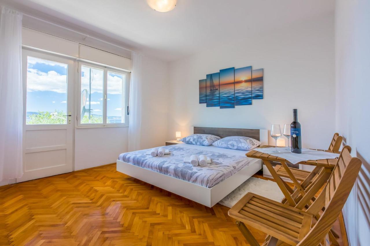 Azur Novi Vinodolski Bagian luar foto