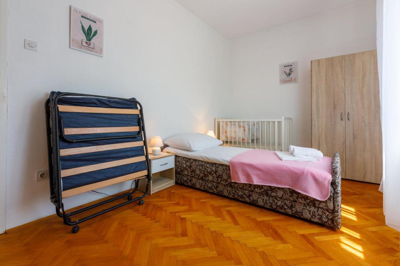 Azur Novi Vinodolski Bagian luar foto